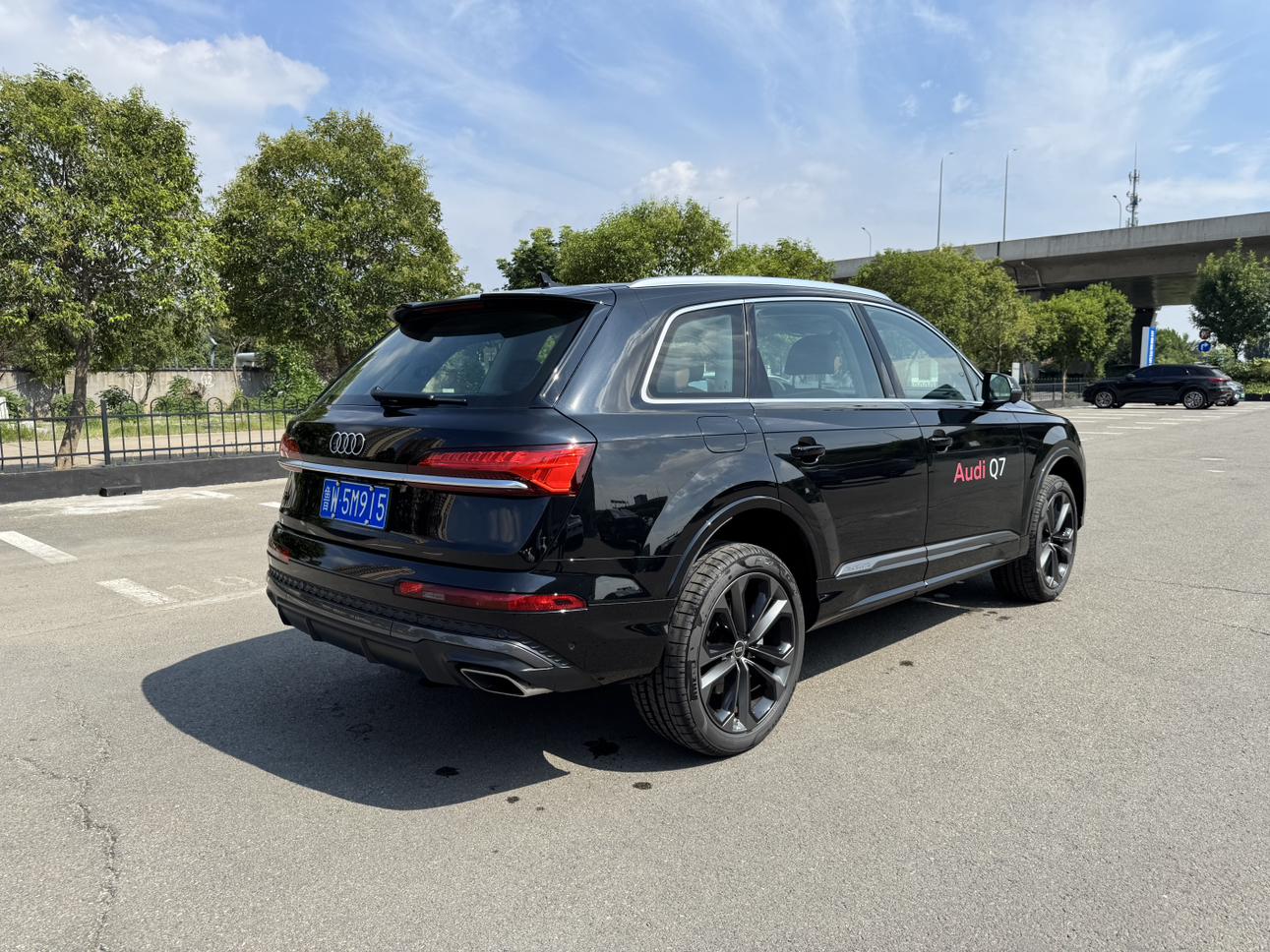 Audi Q7 2025 thumb 3