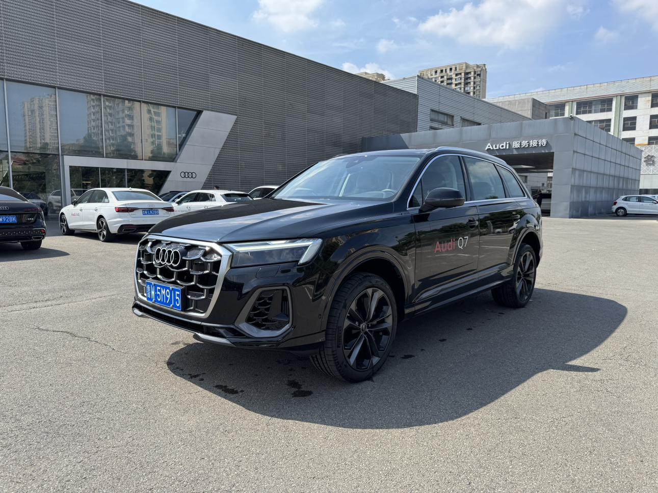 Audi Q7 2025 thumb 9
