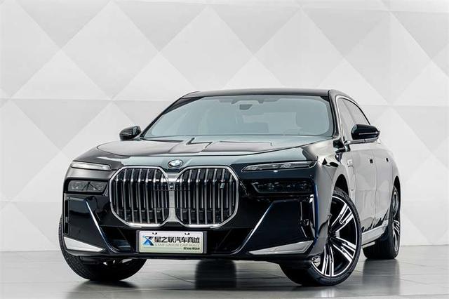 BMW i7 2023 thumb 5