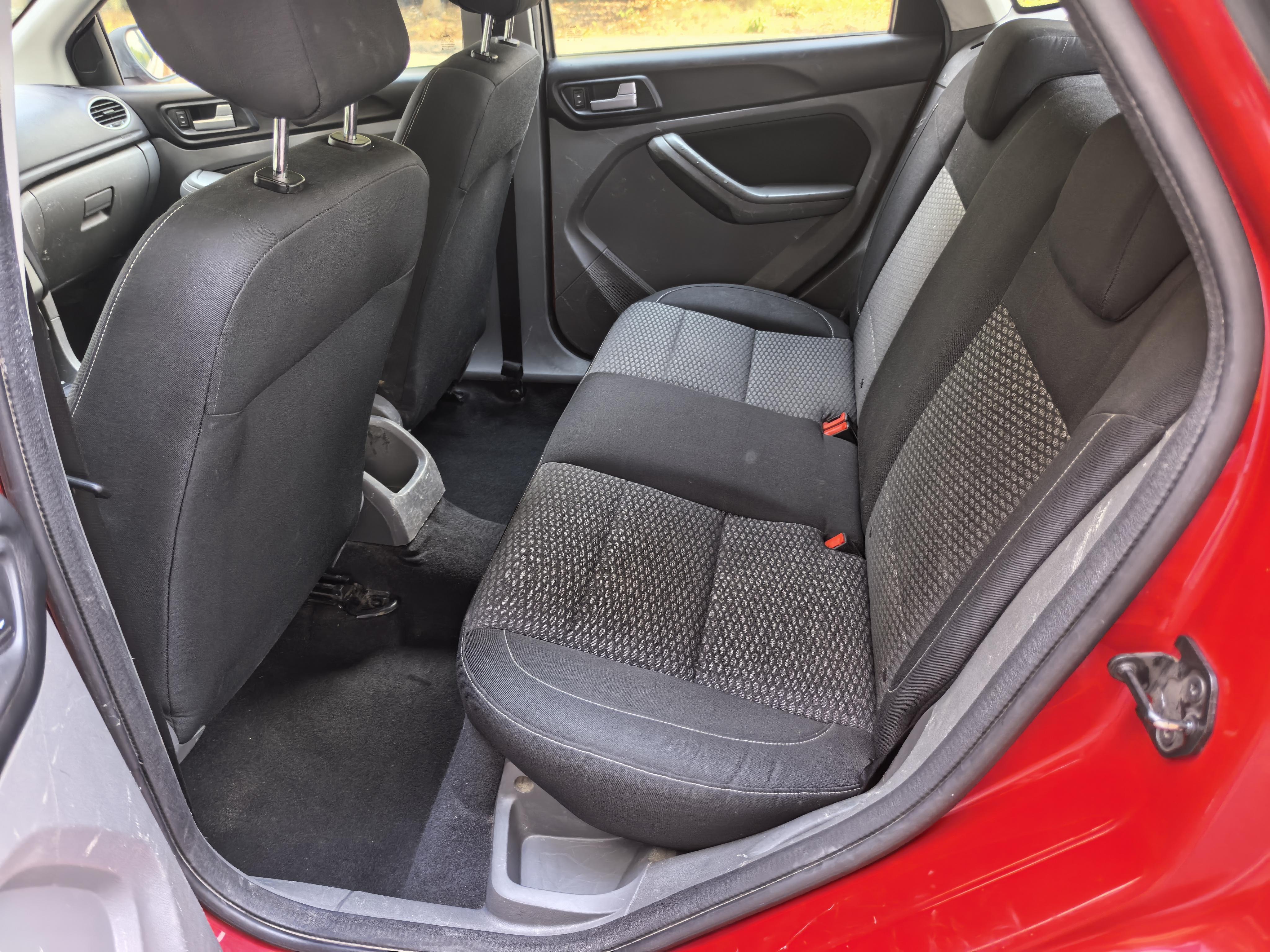 Ford Focus ST 2013 thumb 11