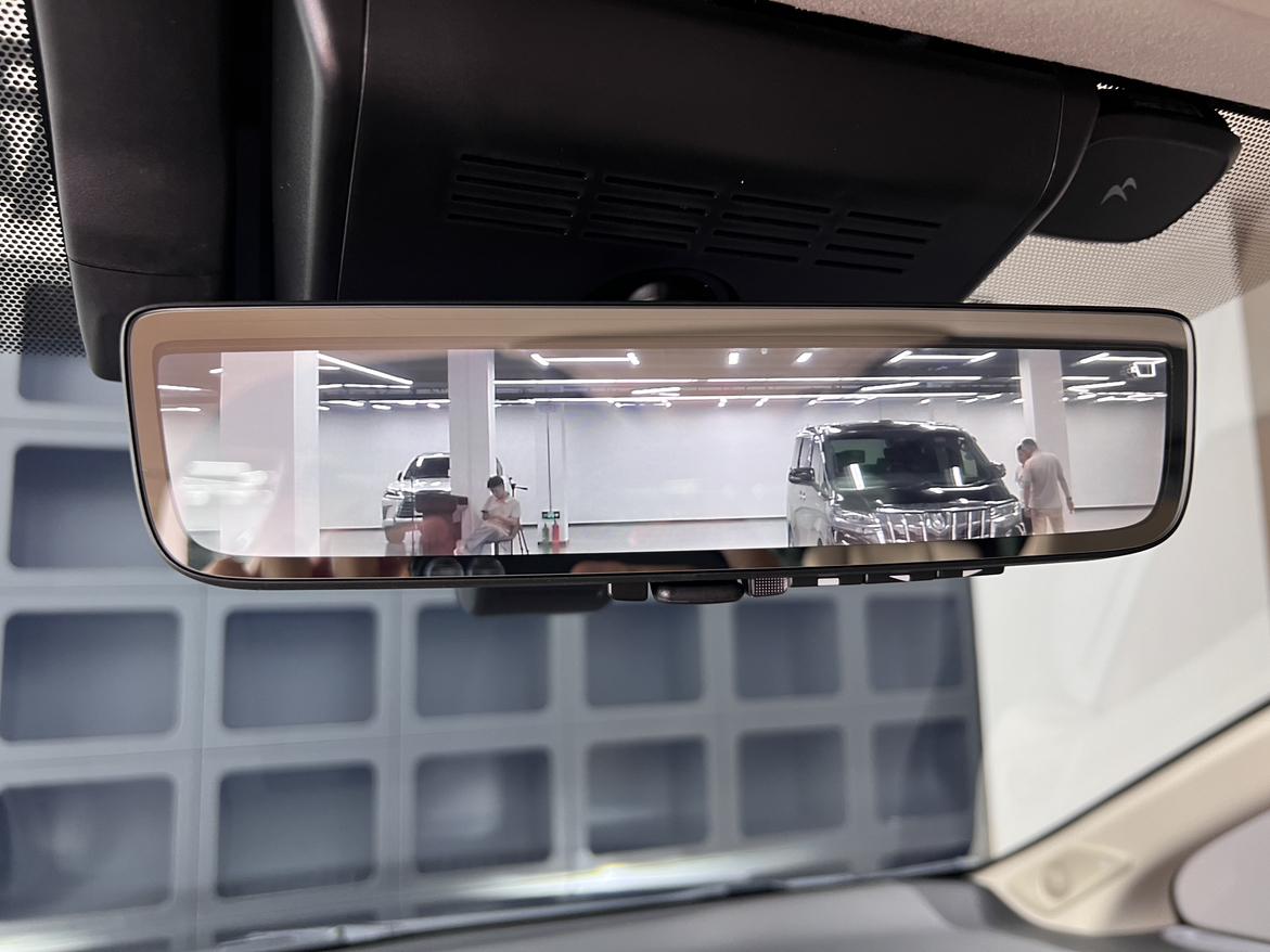 Toyota Alphard 2023 thumb 12