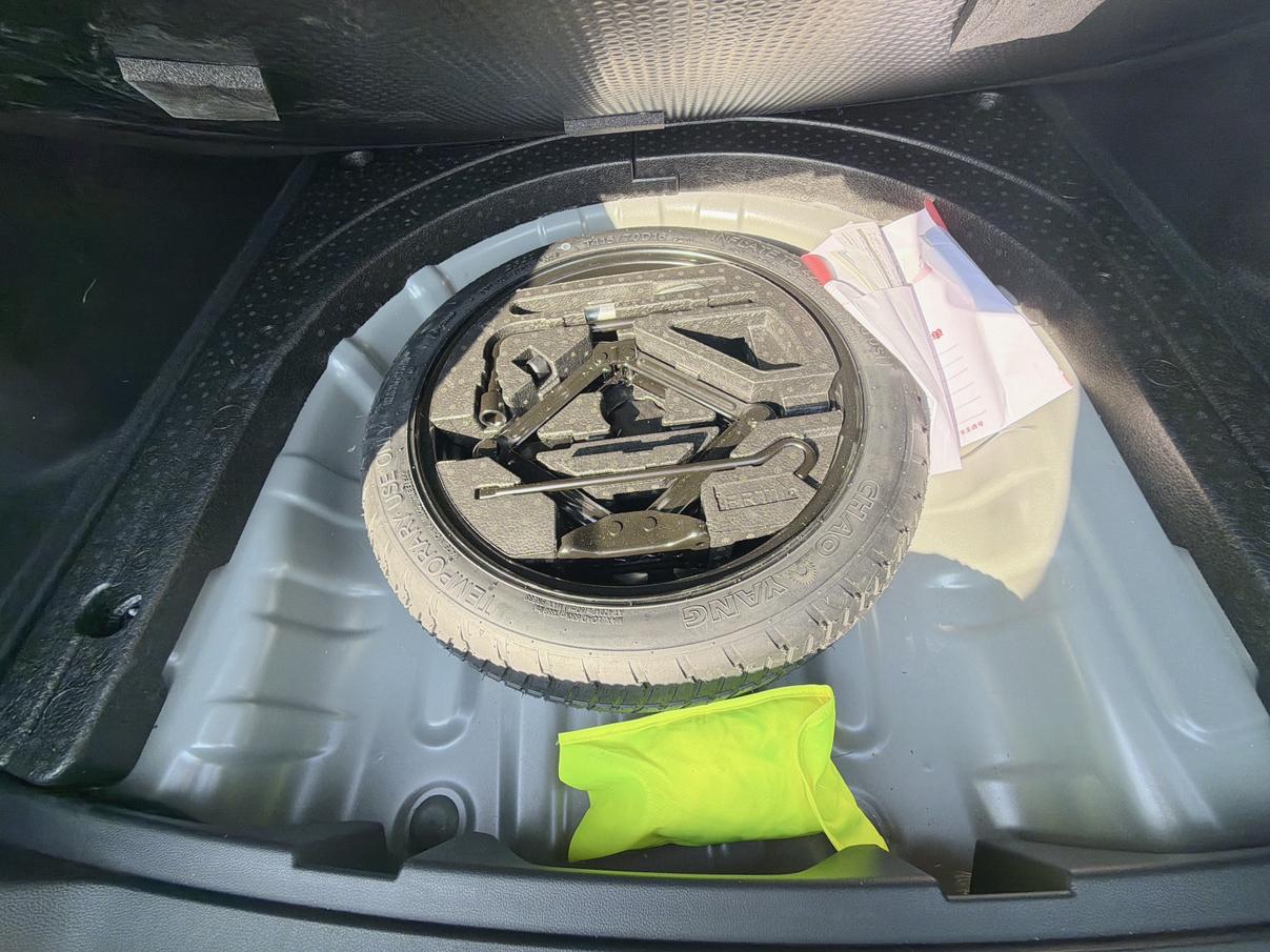 Roewe i5 2026 thumb 8