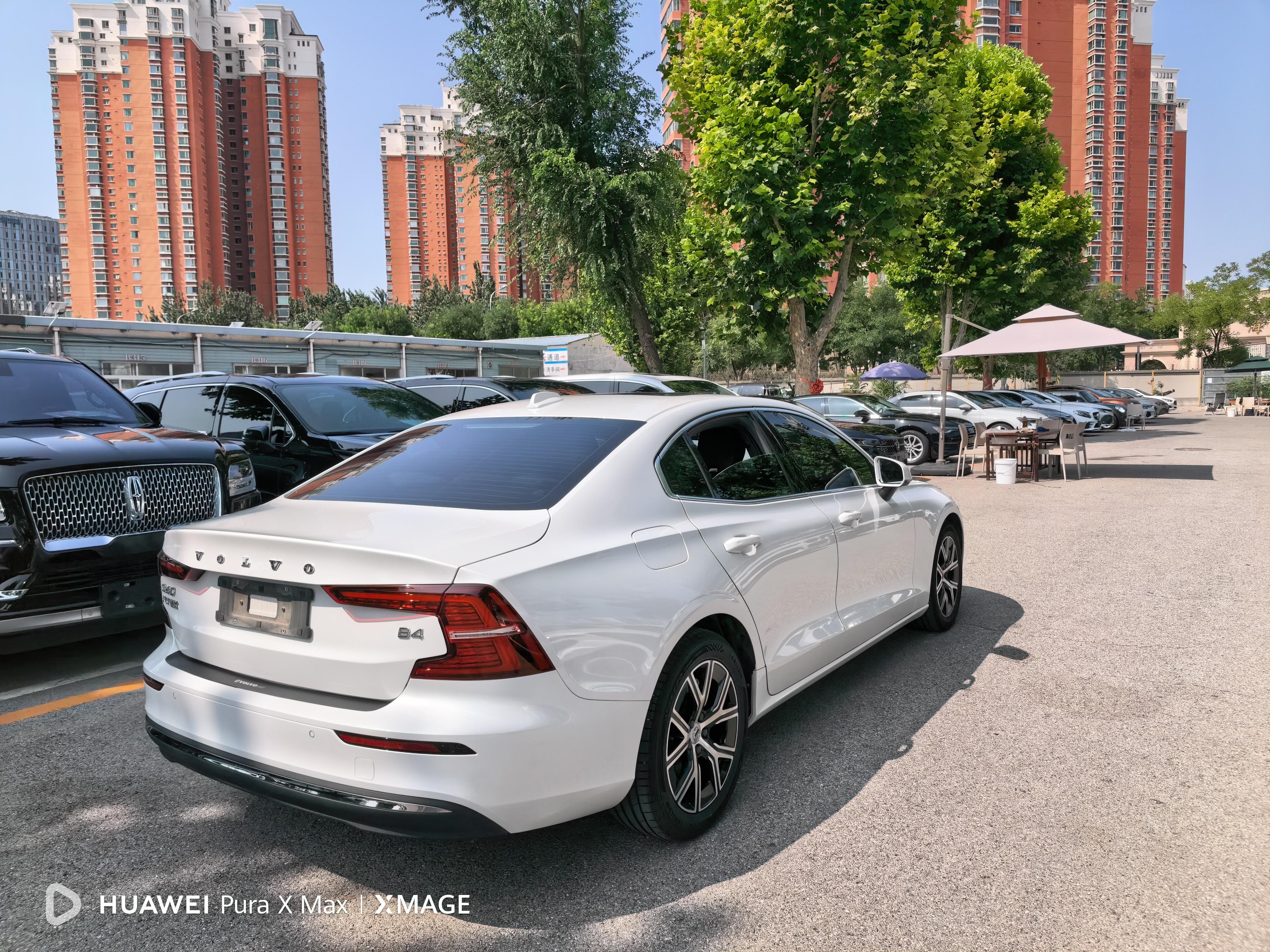 Volvo S60 2023 thumb 4