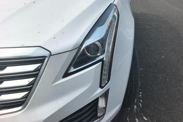 Cadillac XT5 2018 thumb 2