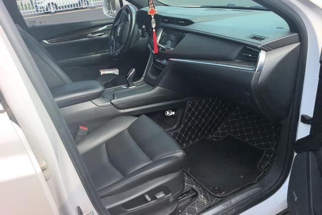 Cadillac XT5 2018 thumb 8