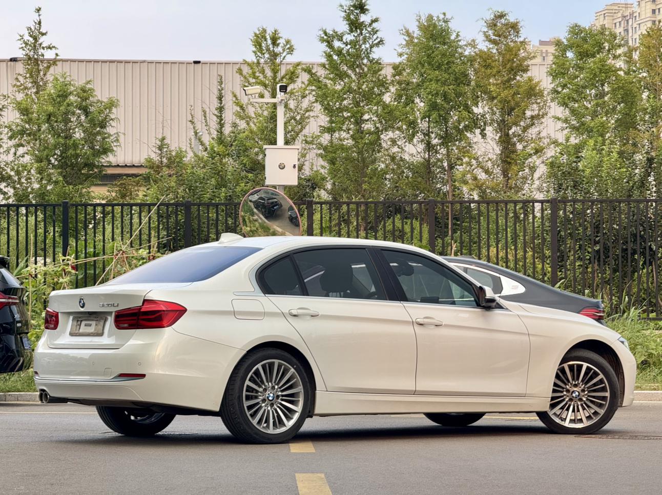 BMW 3 серии 2019 thumb 3