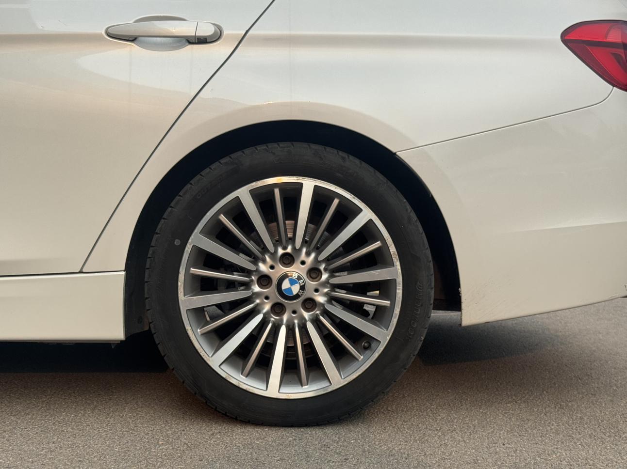 BMW 3 серии 2019 thumb 4