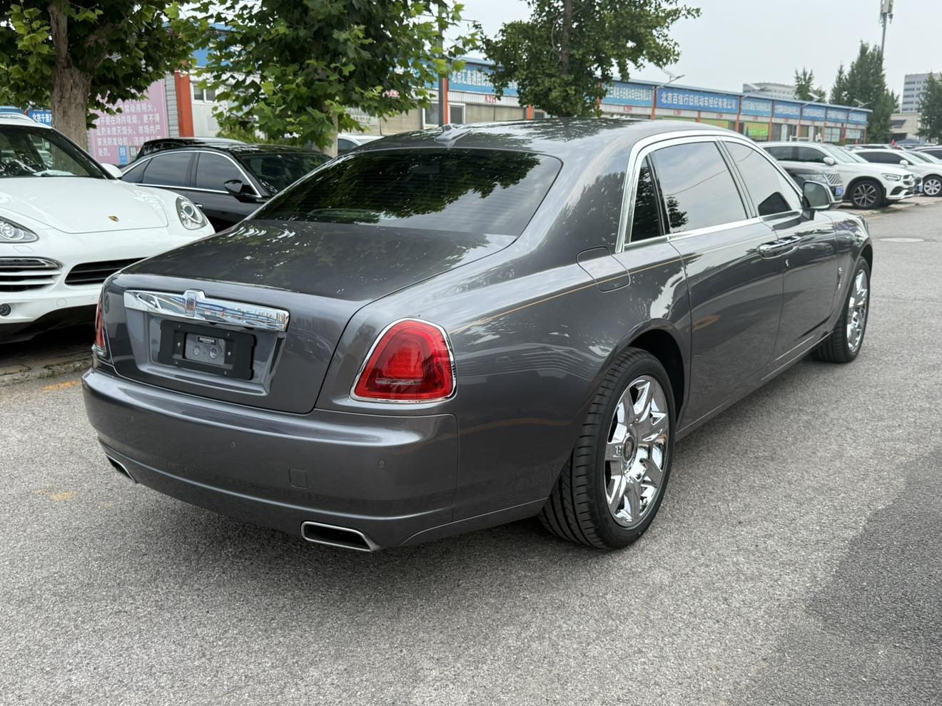 Rolls-Royce Ghost 2014 thumb 4