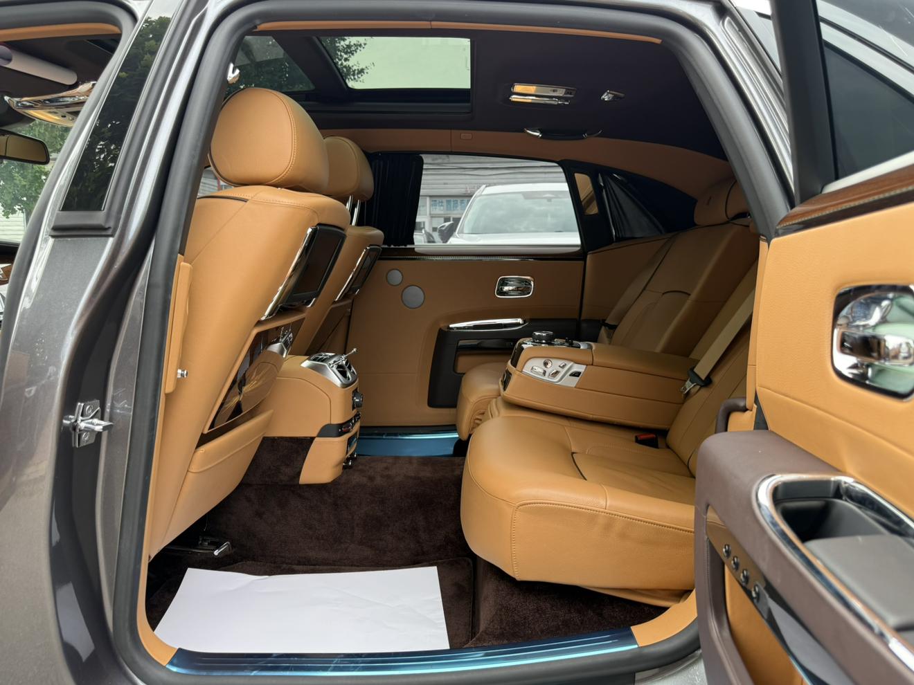 Rolls-Royce Ghost 2014 thumb 12