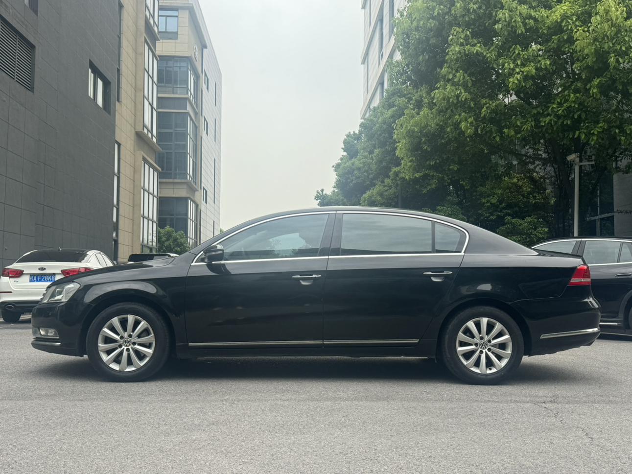 Volkswagen Magotan 2012 thumb 2