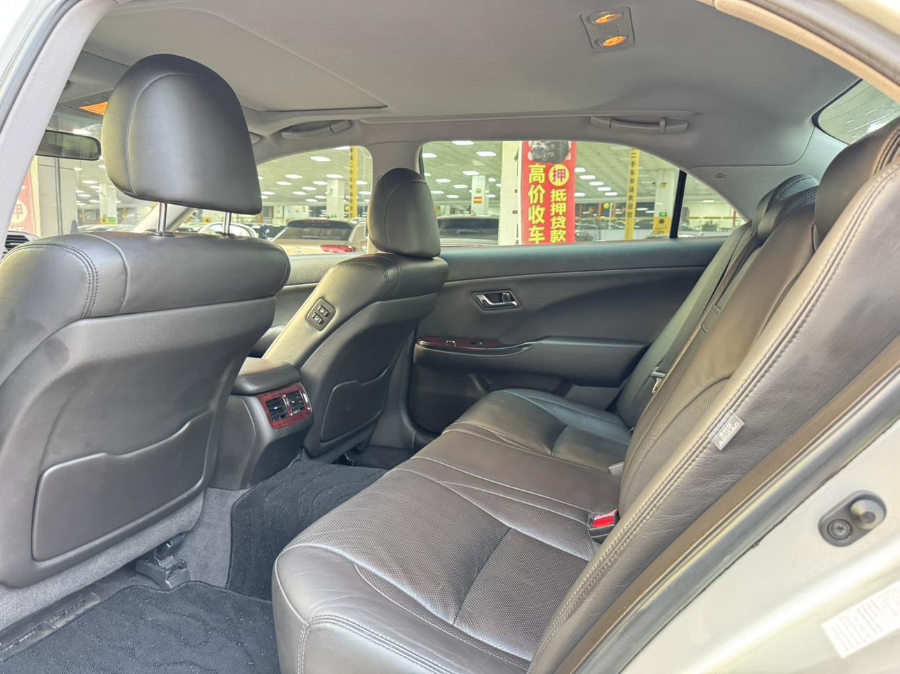 Toyota Crown 2011 thumb 7