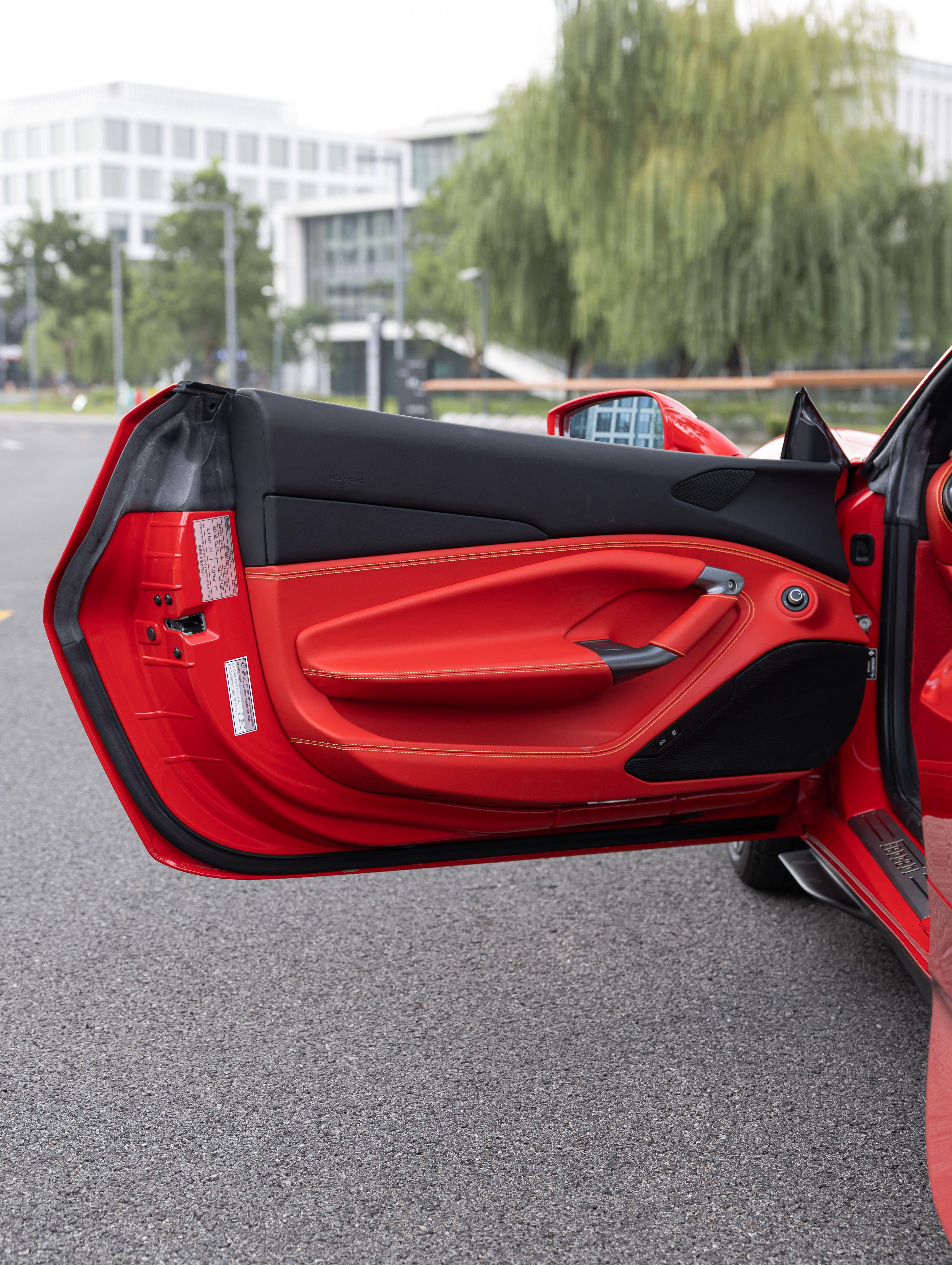Ferrari F8 2019 thumb 8