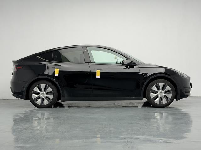 Tesla Model Y 2022 thumb 6