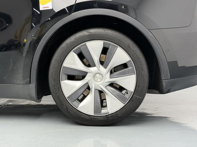 Tesla Model Y 2022 thumb 7
