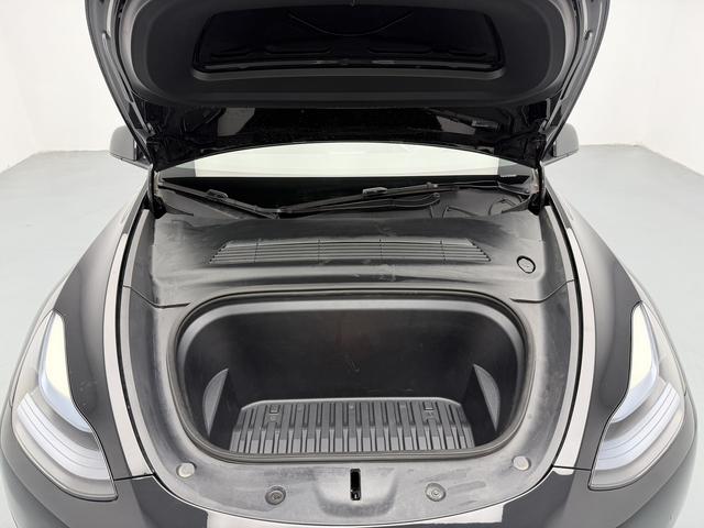 Tesla Model Y 2022 thumb 8