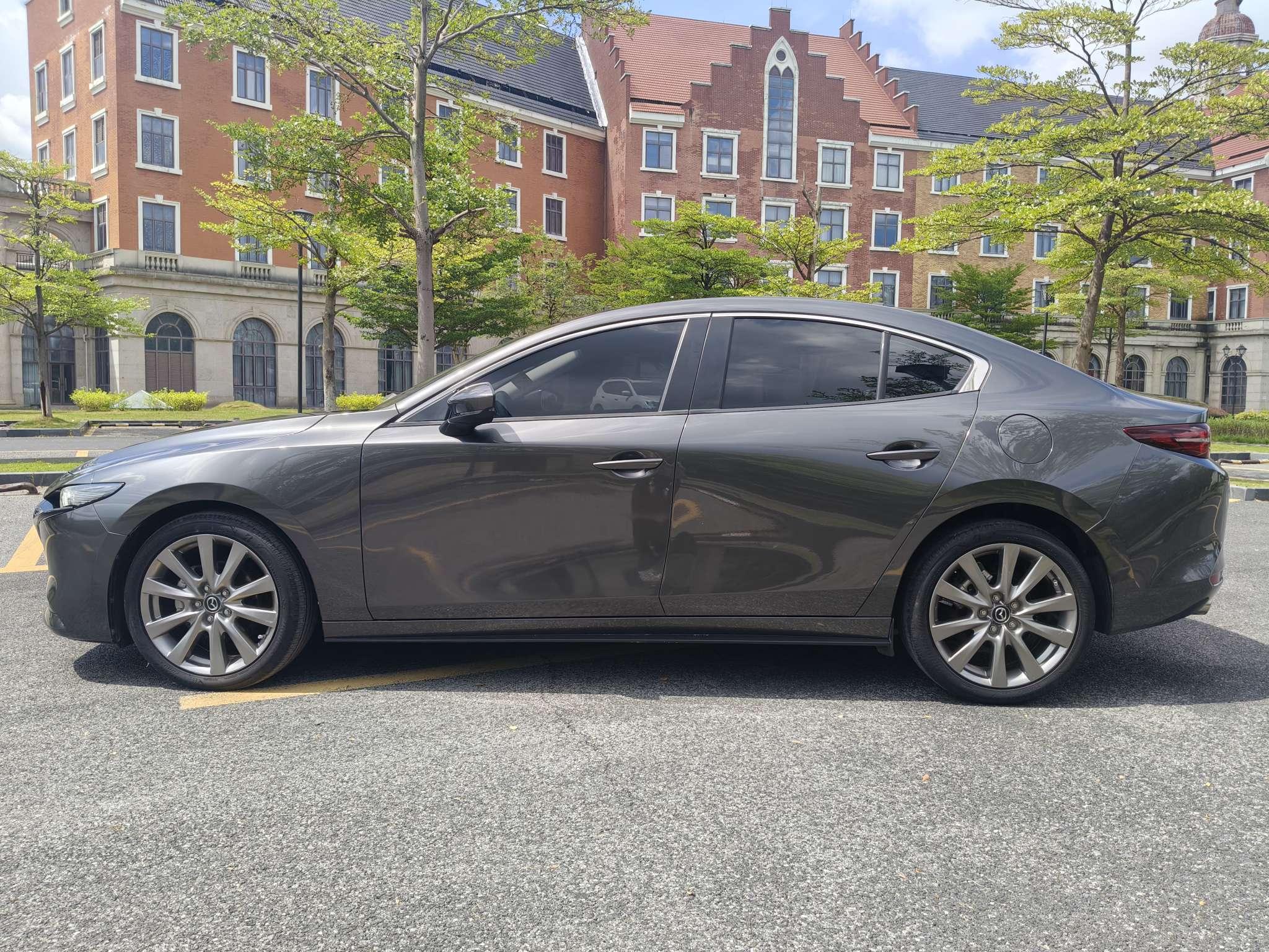 Mazda 3 2020 thumb 2