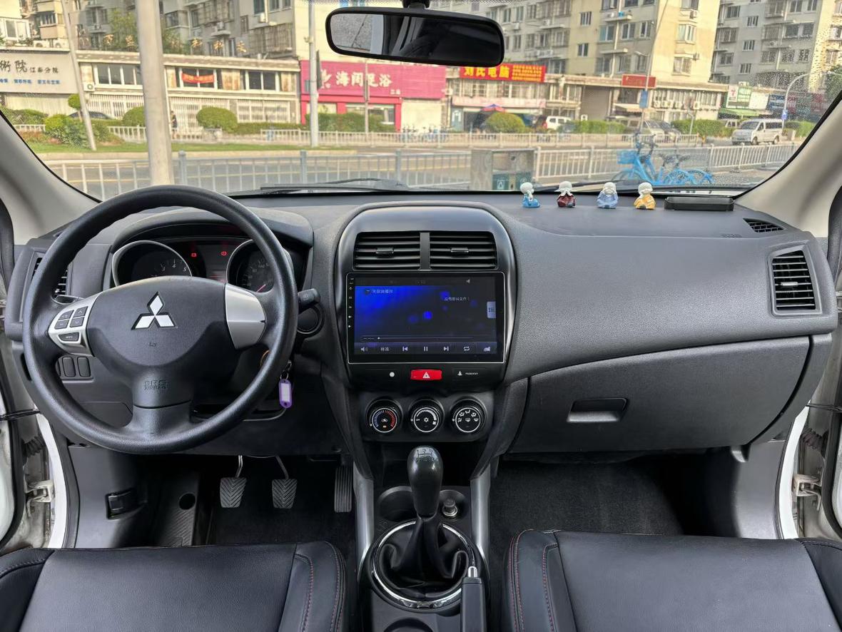Mitsubishi ASX 2016 thumb 5