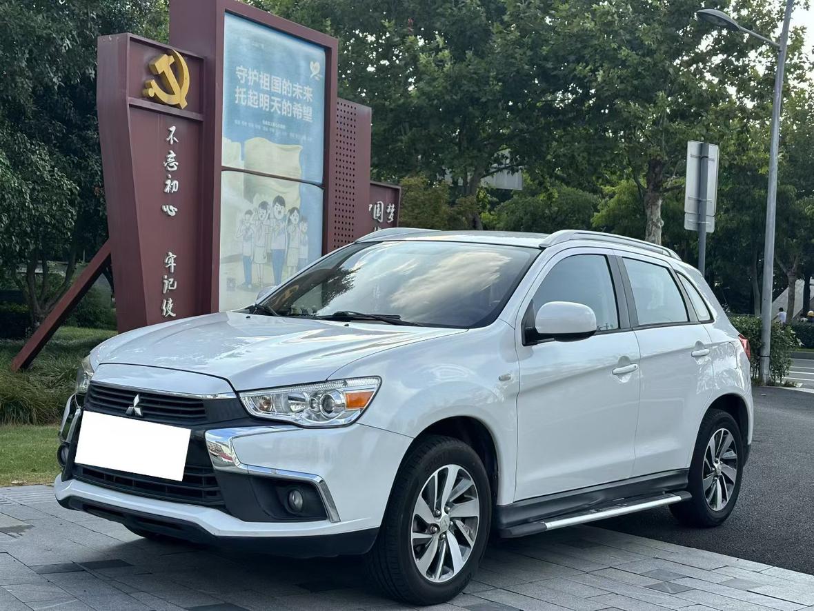 Mitsubishi ASX 2016 thumb 9