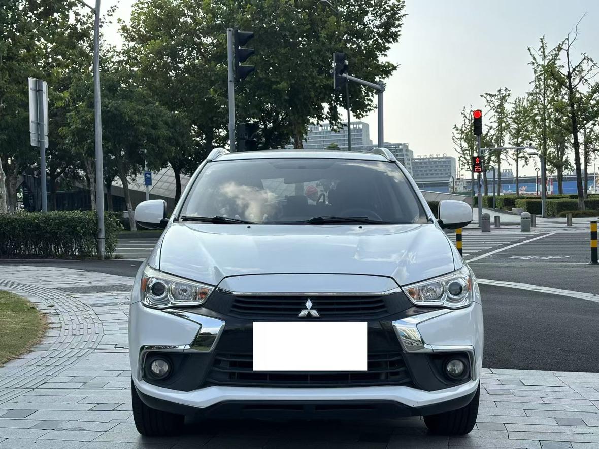 Mitsubishi ASX 2016 thumb 10