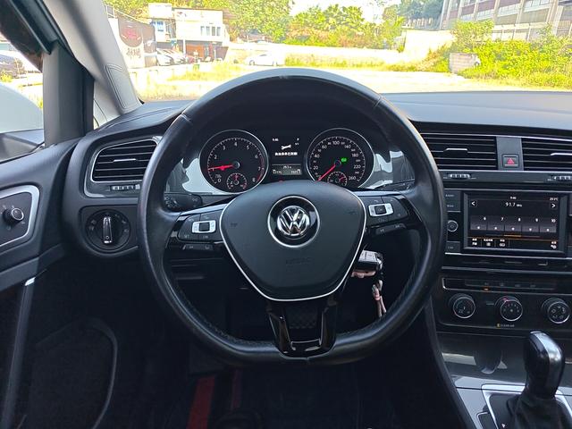 Volkswagen Golf Sportsvan 2018 thumb 6