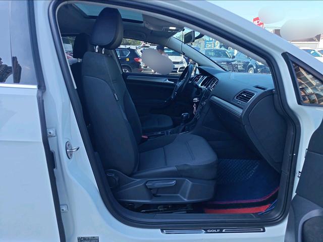Volkswagen Golf Sportsvan 2018 thumb 9
