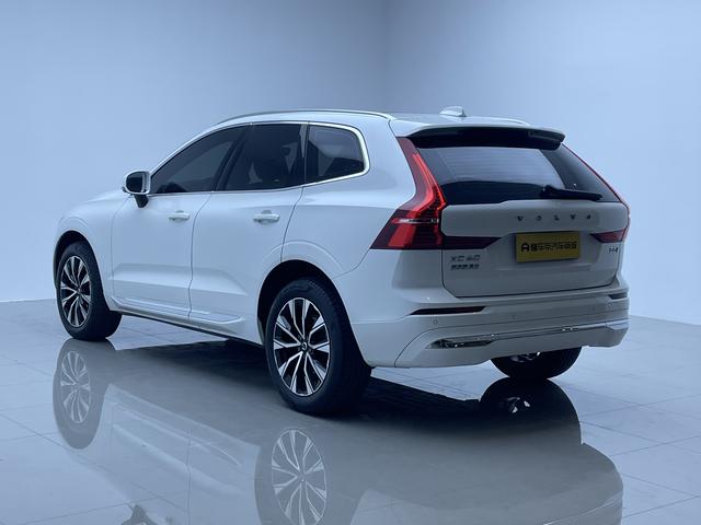 Volvo XC60 2024 thumb 3