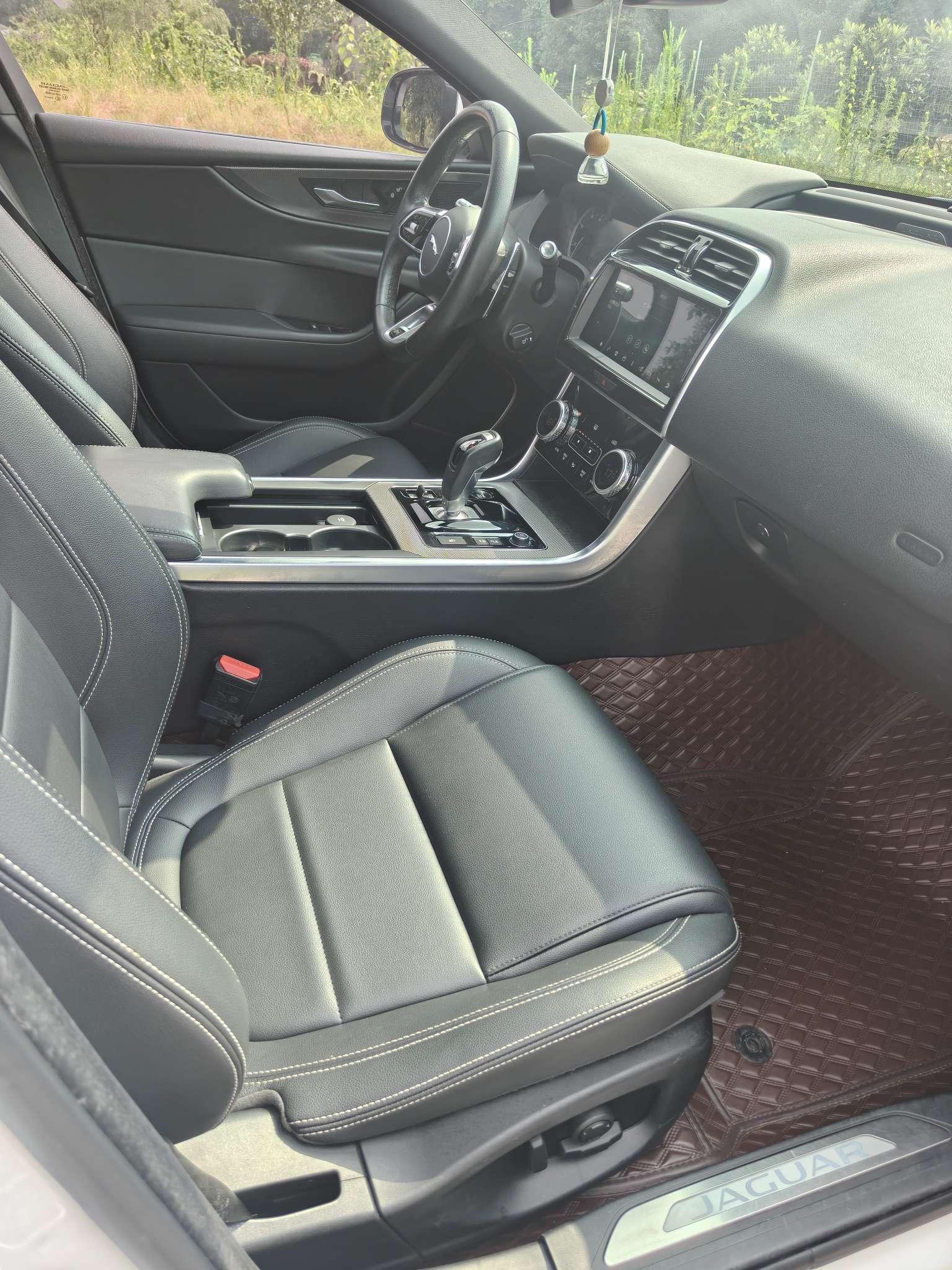 Jaguar XEL 2020 thumb 6