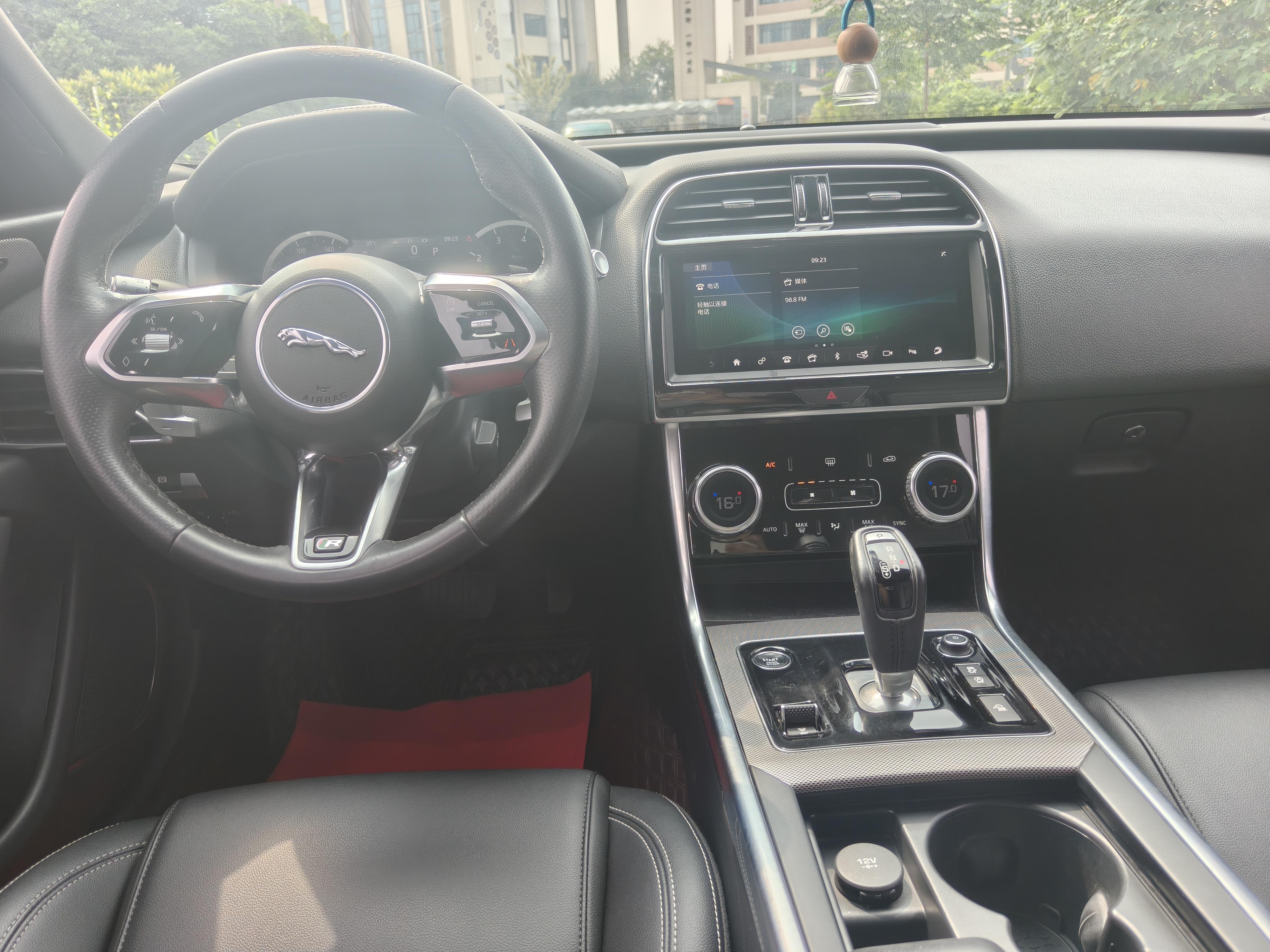 Jaguar XEL 2020 thumb 7
