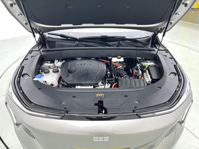 Geely Galaxy L7 2023 thumb 8