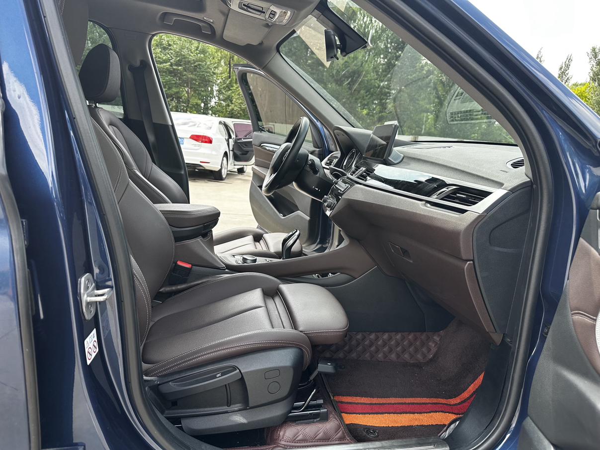 BMW X1 2021 thumb 5