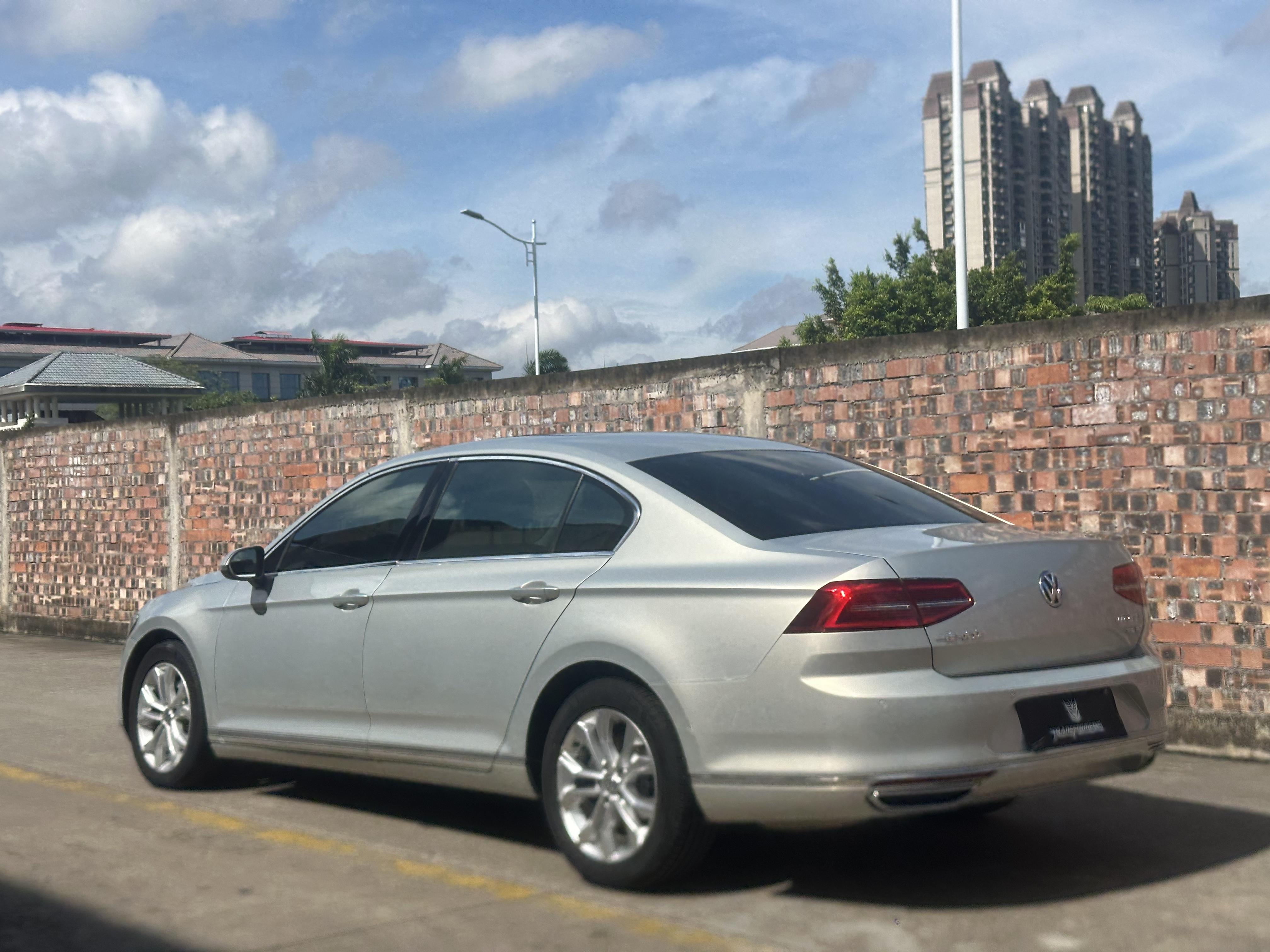Volkswagen Magotan 2017 thumb 2