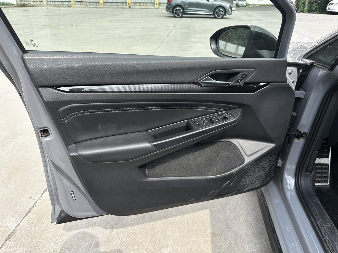 Volkswagen Golf Sportsvan 2023 thumb 6