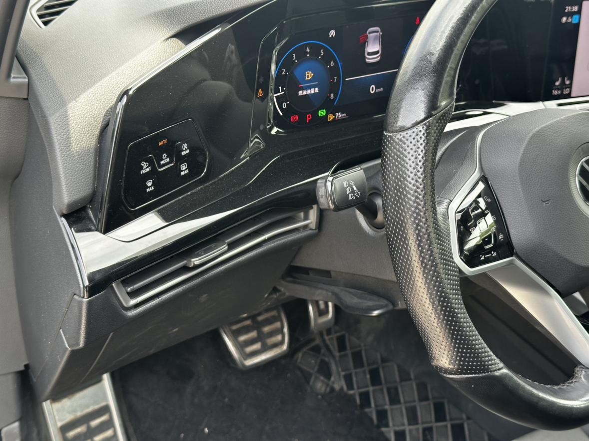 Volkswagen Golf Sportsvan 2023 thumb 8