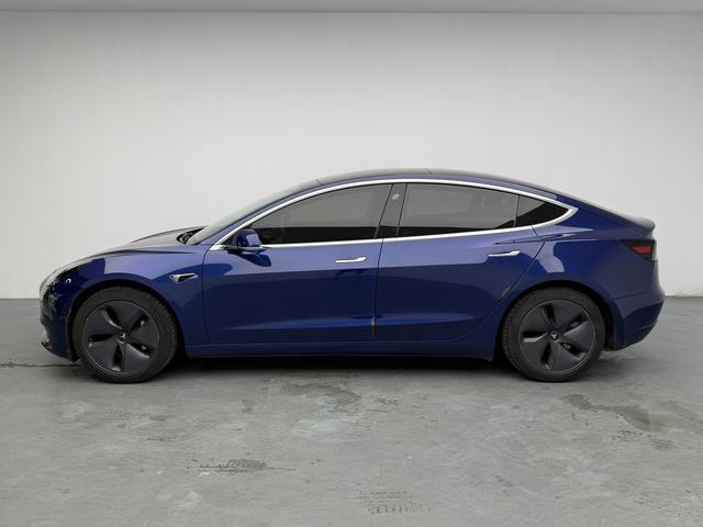Tesla Model 3 2020 thumb 2
