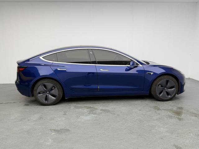 Tesla Model 3 2020 thumb 6