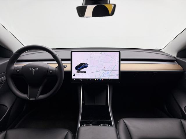 Tesla Model 3 2020 thumb 12