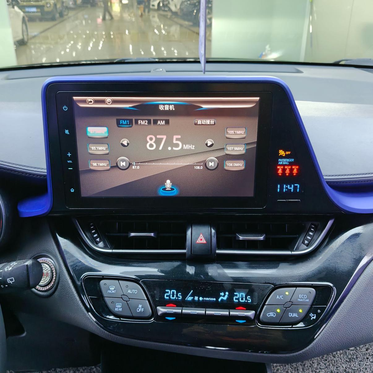 Toyota C-HR 2018 thumb 8