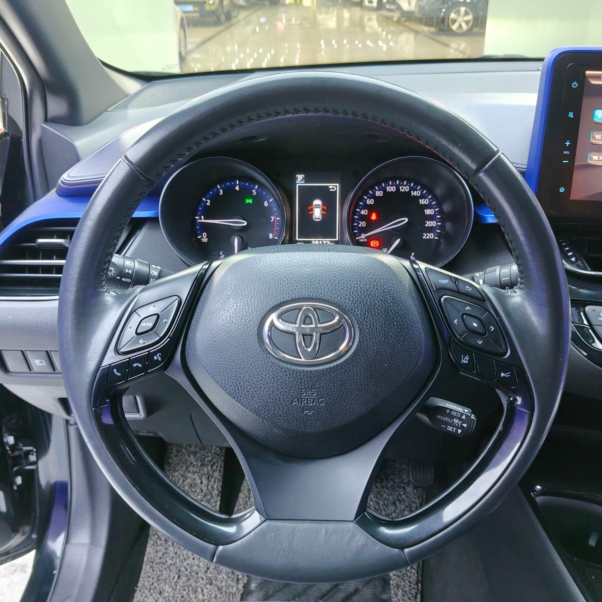 Toyota C-HR 2018 thumb 10