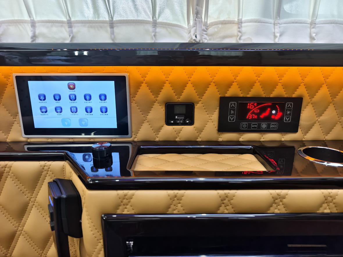 Mercedes-Benz Sprinter 2018 thumb 8