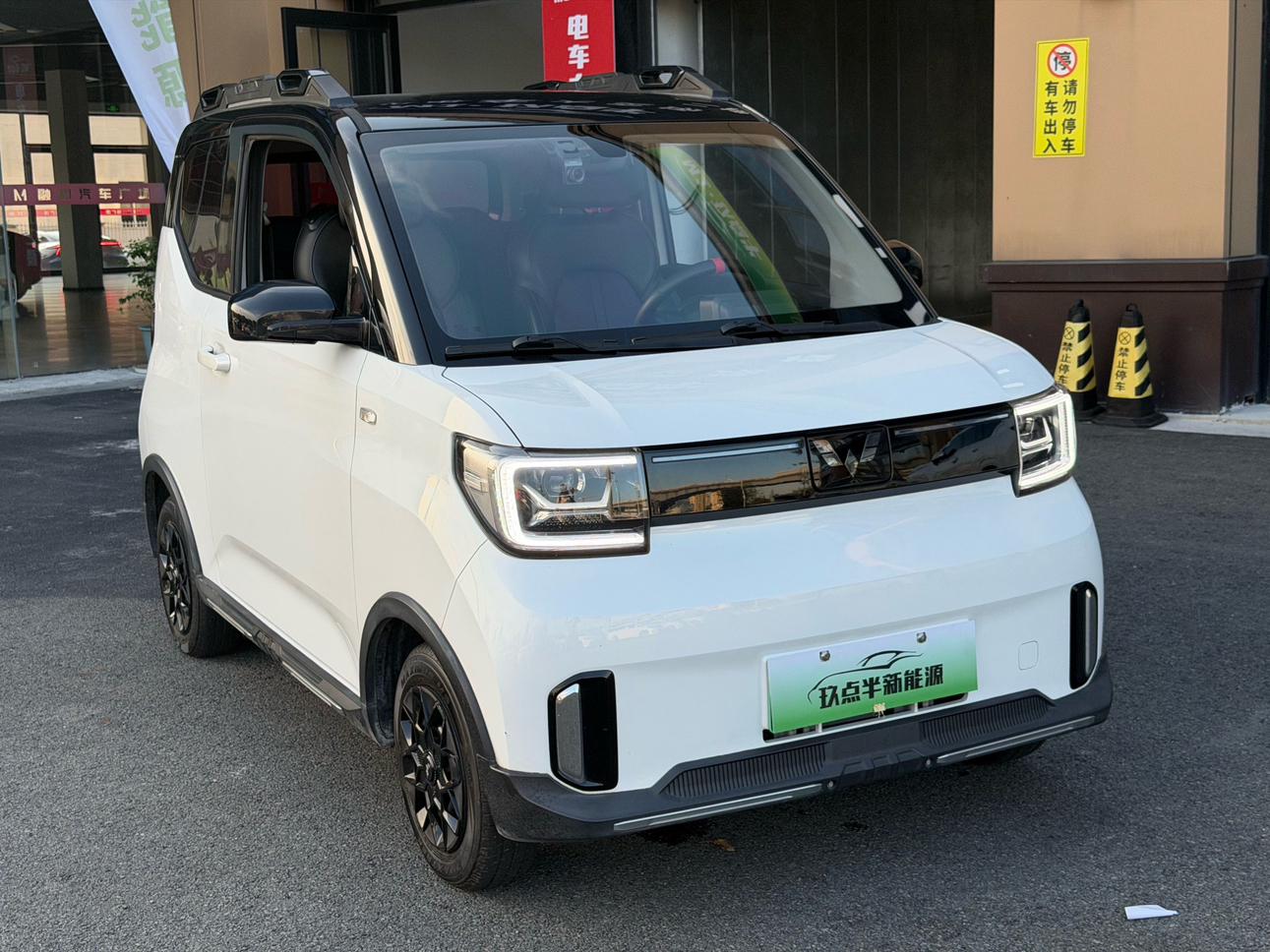 Wuling Mini EV 2022 thumb 10