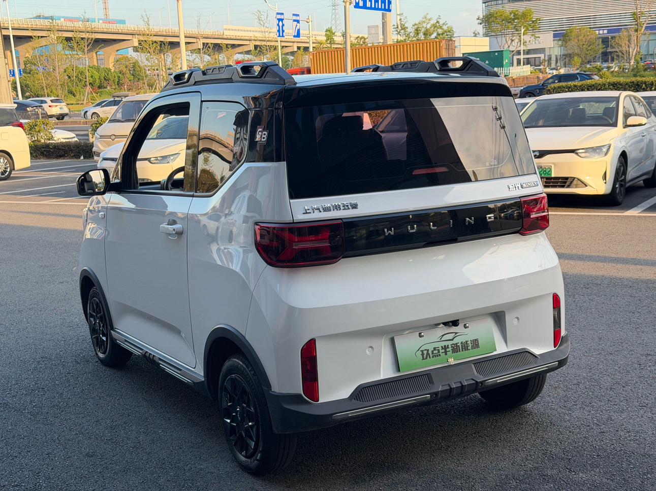 Wuling Mini EV 2022 thumb 11