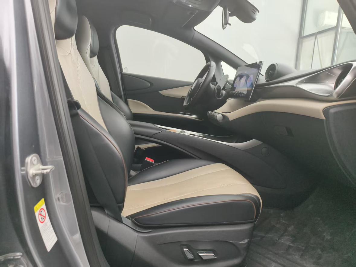 BYD Dolphin 2023 thumb 9