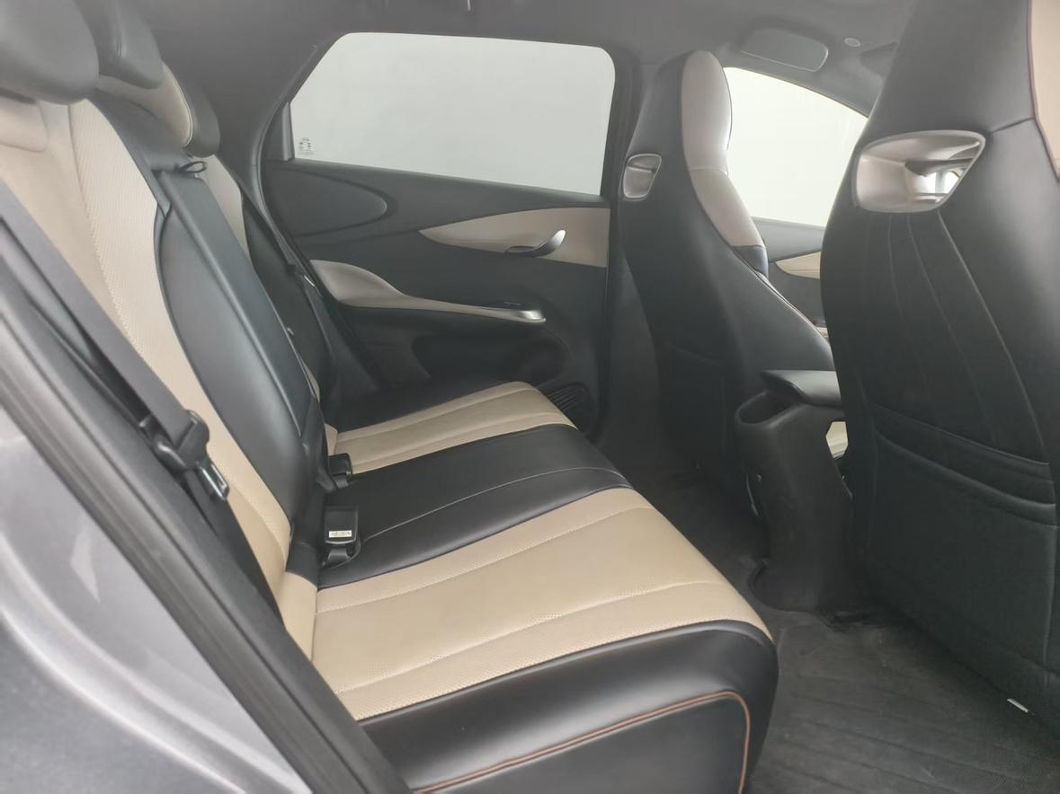 BYD Dolphin 2023 thumb 12