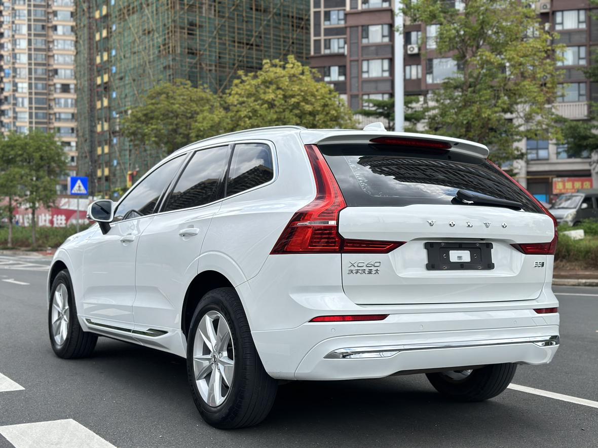 Volvo XC60 2022 thumb 3