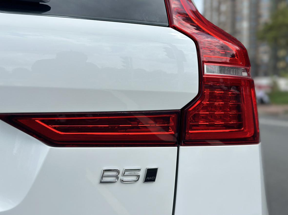 Volvo XC60 2022 thumb 9