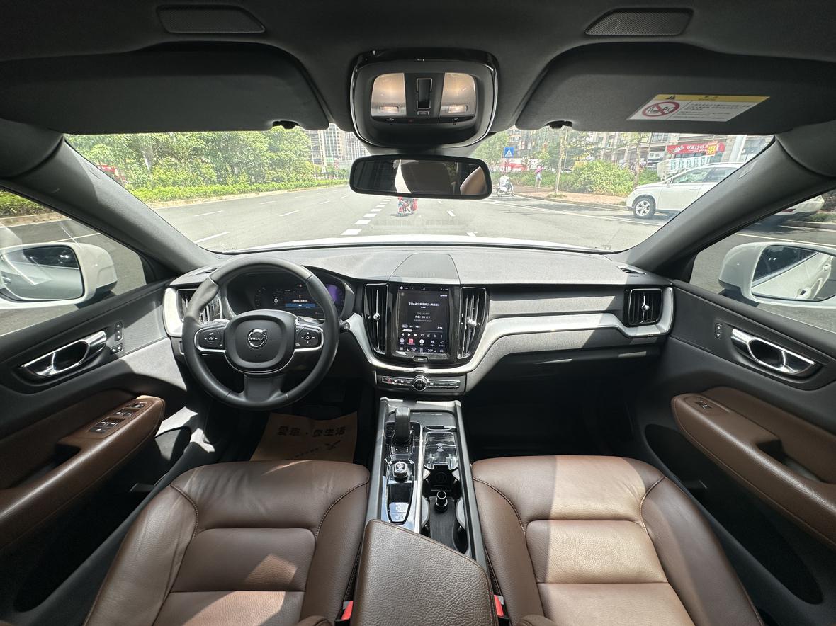 Volvo XC60 2022 thumb 12