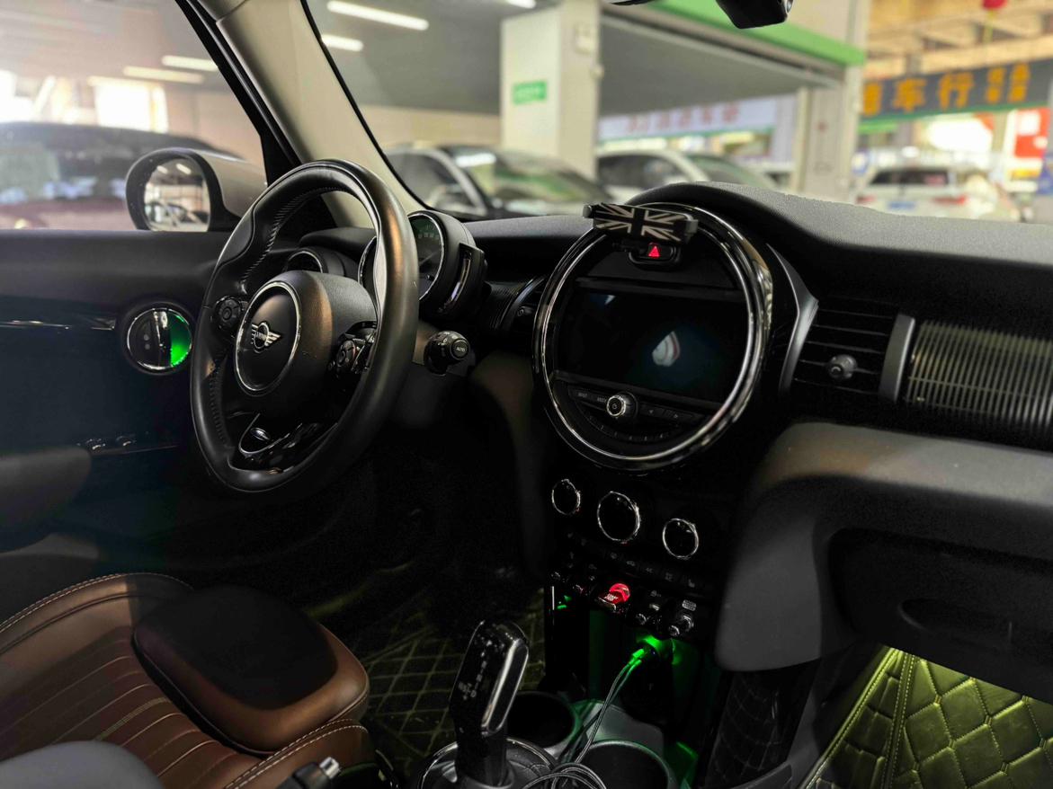Mini Hatch 2019 thumb 6