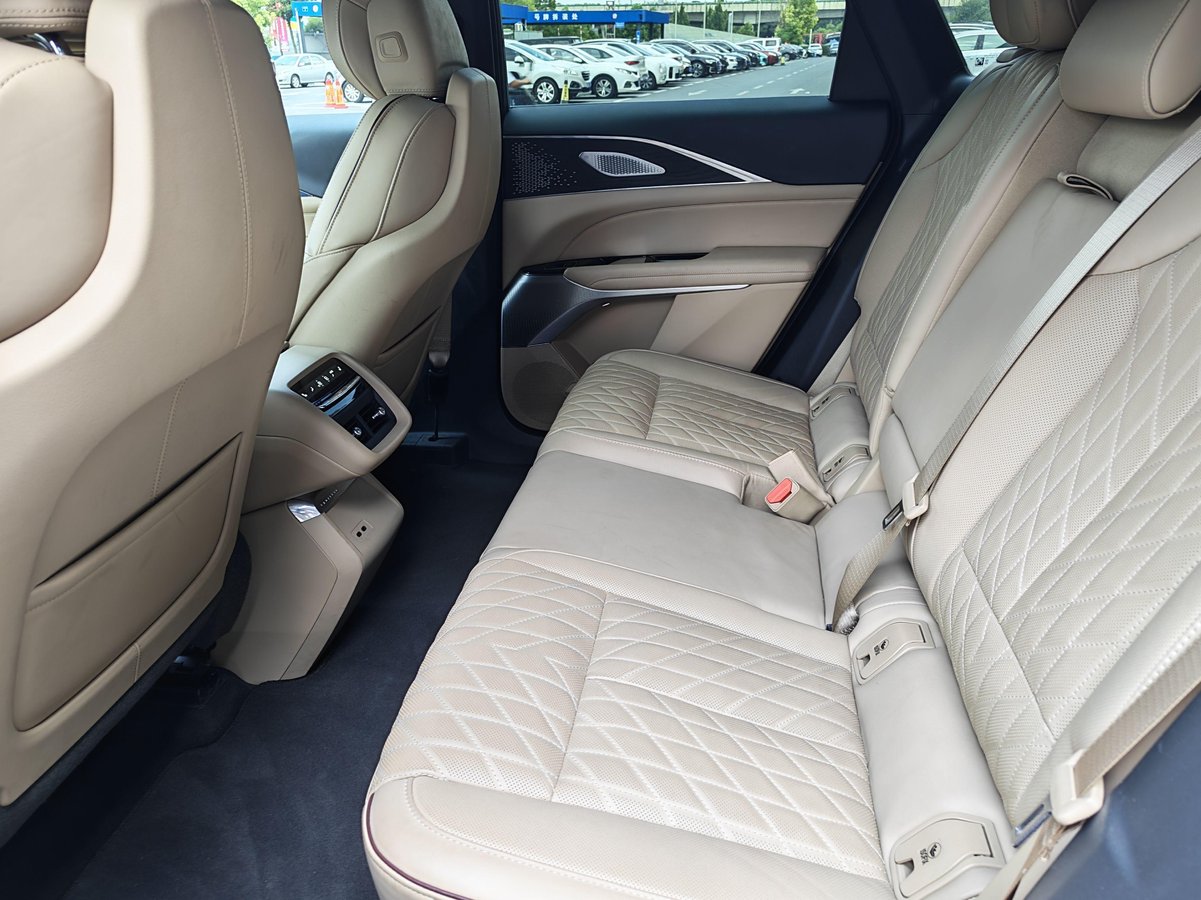 Cadillac IQ 2022 thumb 12