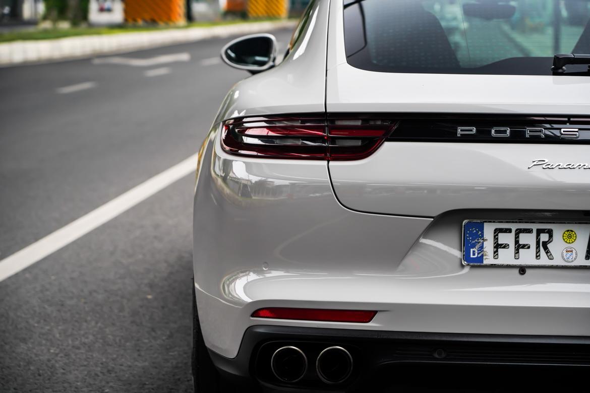 Porsche Panamera 2017 thumb 9
