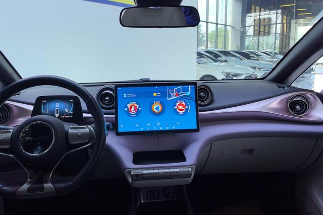BYD Dolphin 2021 thumb 12